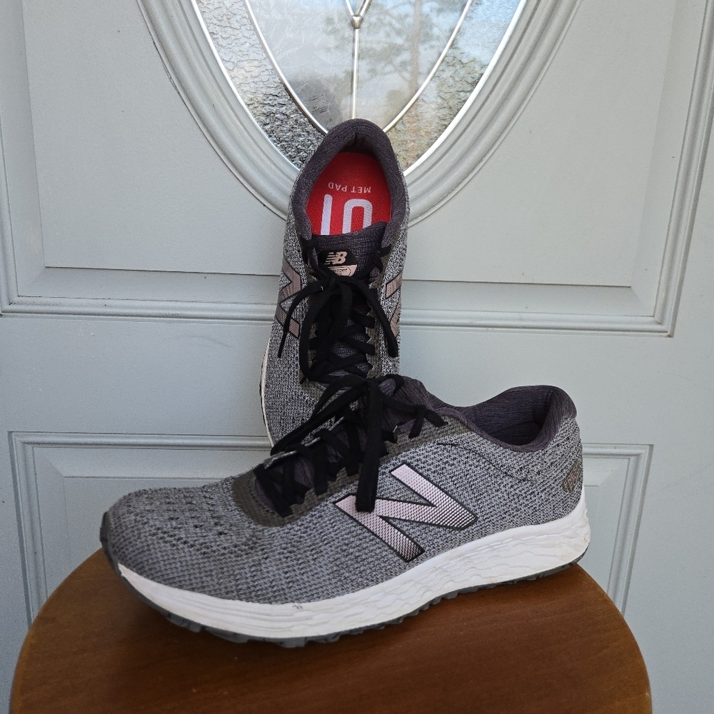 New Balance Arishi V1 Sneakers Gray